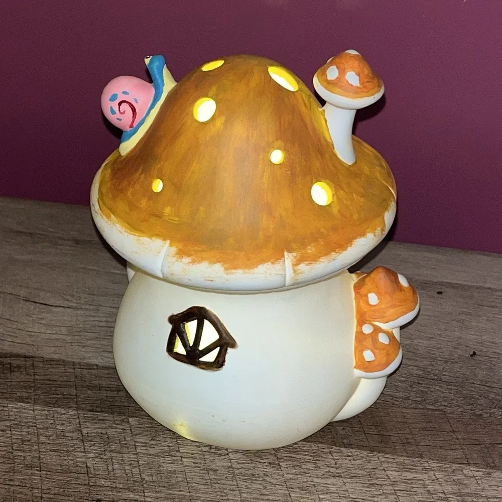 Mushroom House Garden Statue Battery‎ Powered Light Mushroom Figurine Works